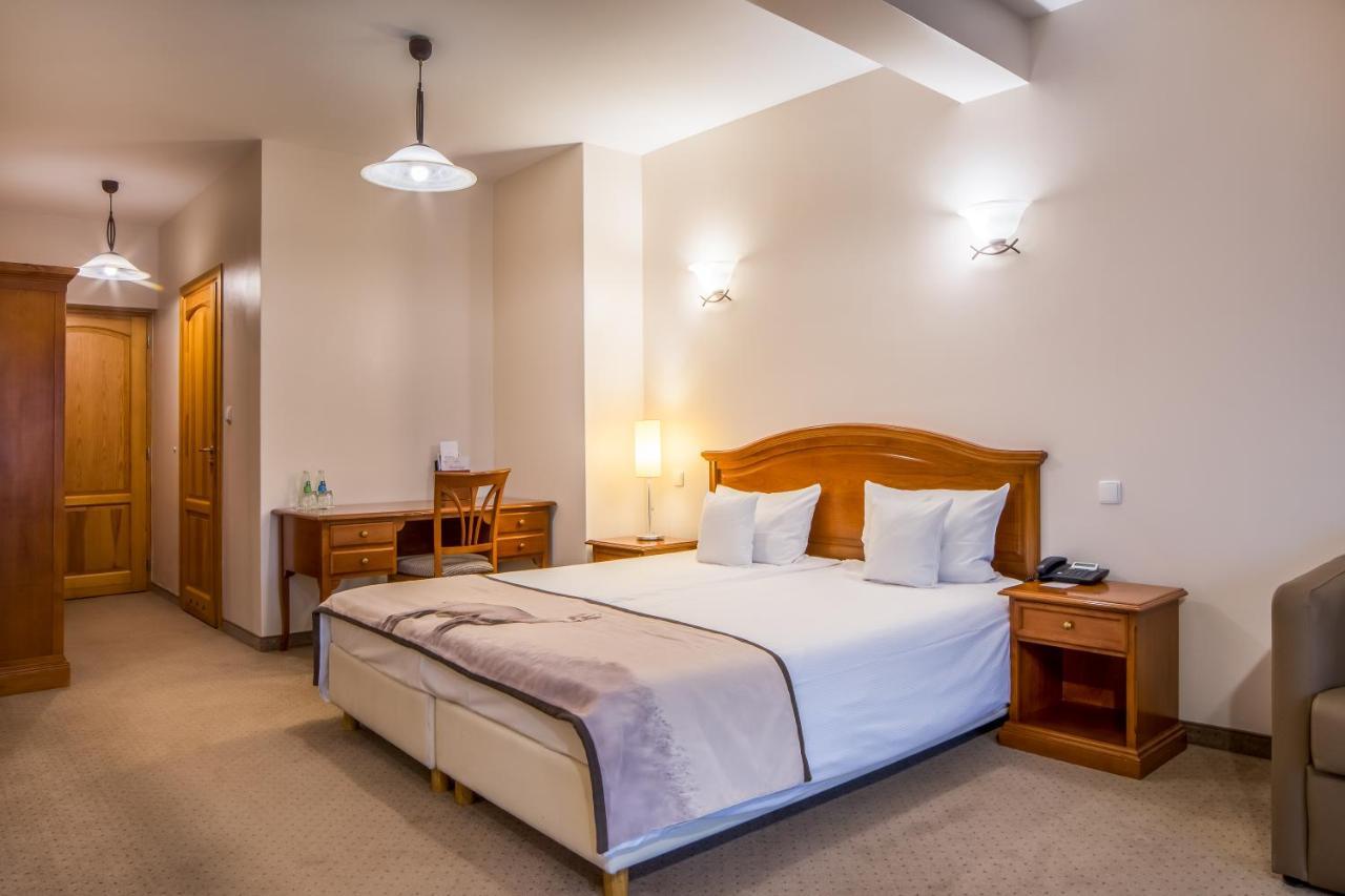 Hotel Nosalowy Dwor Zakopane Bagian luar foto